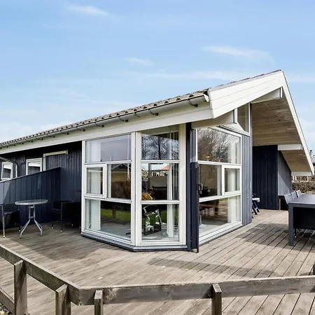 With Indoor Near The Sea Feriehus *